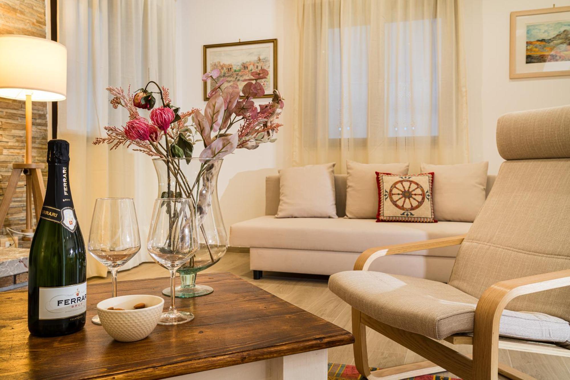 טאורמינה Nuciara Luxury Apartment מראה חיצוני תמונה